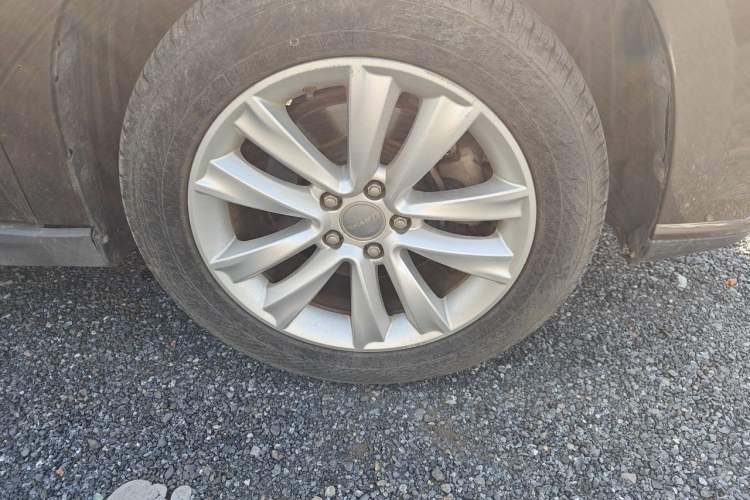 Used Haval H2 2016 Red-Label 1.5T Manual Two-Wheel Drive Luxury Model Right Front Wheel Hub