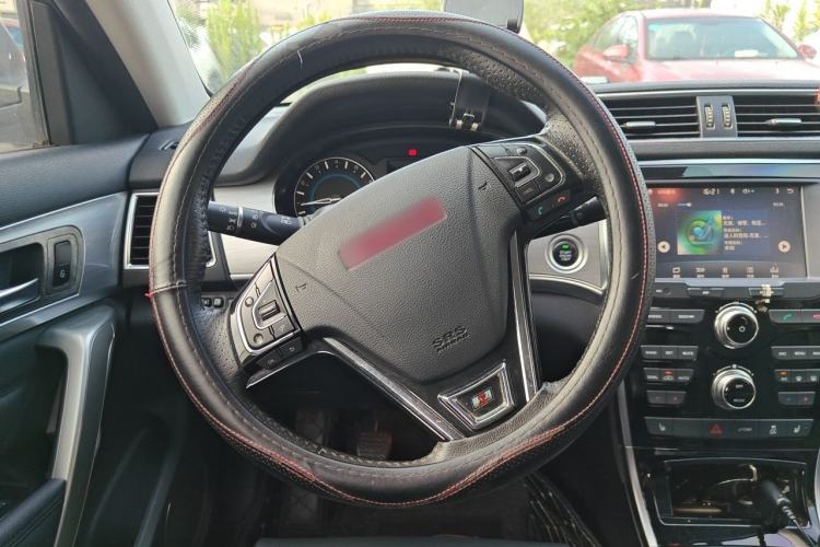Used Haval H2 2016 Red-Label 1.5T Manual Two-Wheel Drive Luxury Model Steering Wheel