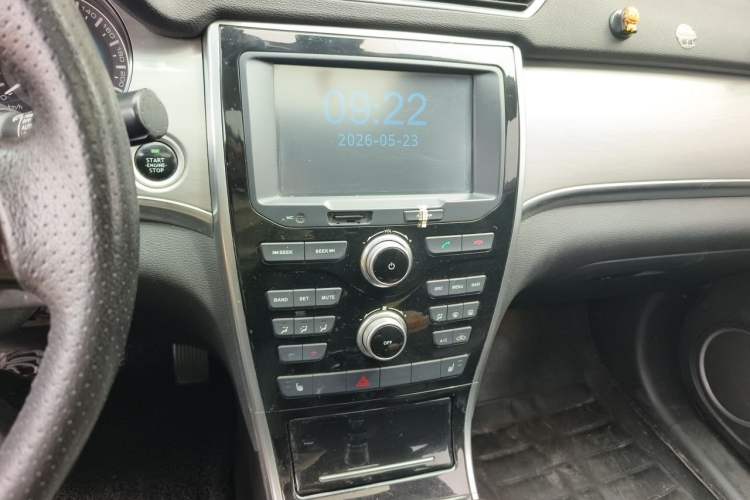 Used Haval H2 2016 Red Label 1.5T Manual Two-Wheel Drive Elite Model Audio And AC Panel