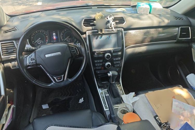 Used Haval H2 2016 Red Label 1.5T Automatic Two-Wheel Drive Elite Model Center Console