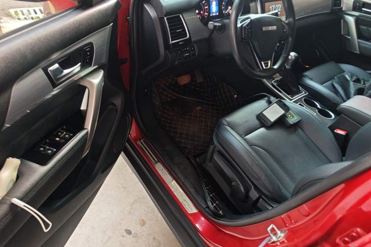 Used Haval H2 2016 Red-Label 1.5T Automatic Two-Wheel Drive Luxury Model Driver Seat