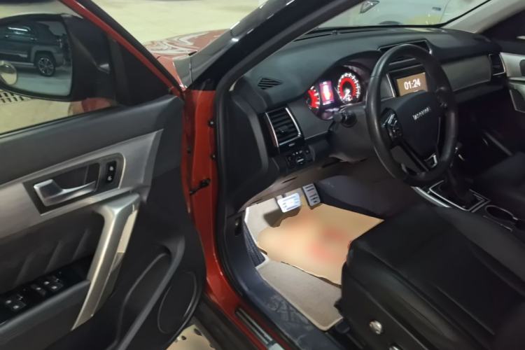 Used Haval H2 2016 Red Label 1.5T Automatic Two-Wheel Drive Prestige Model Driver Seat