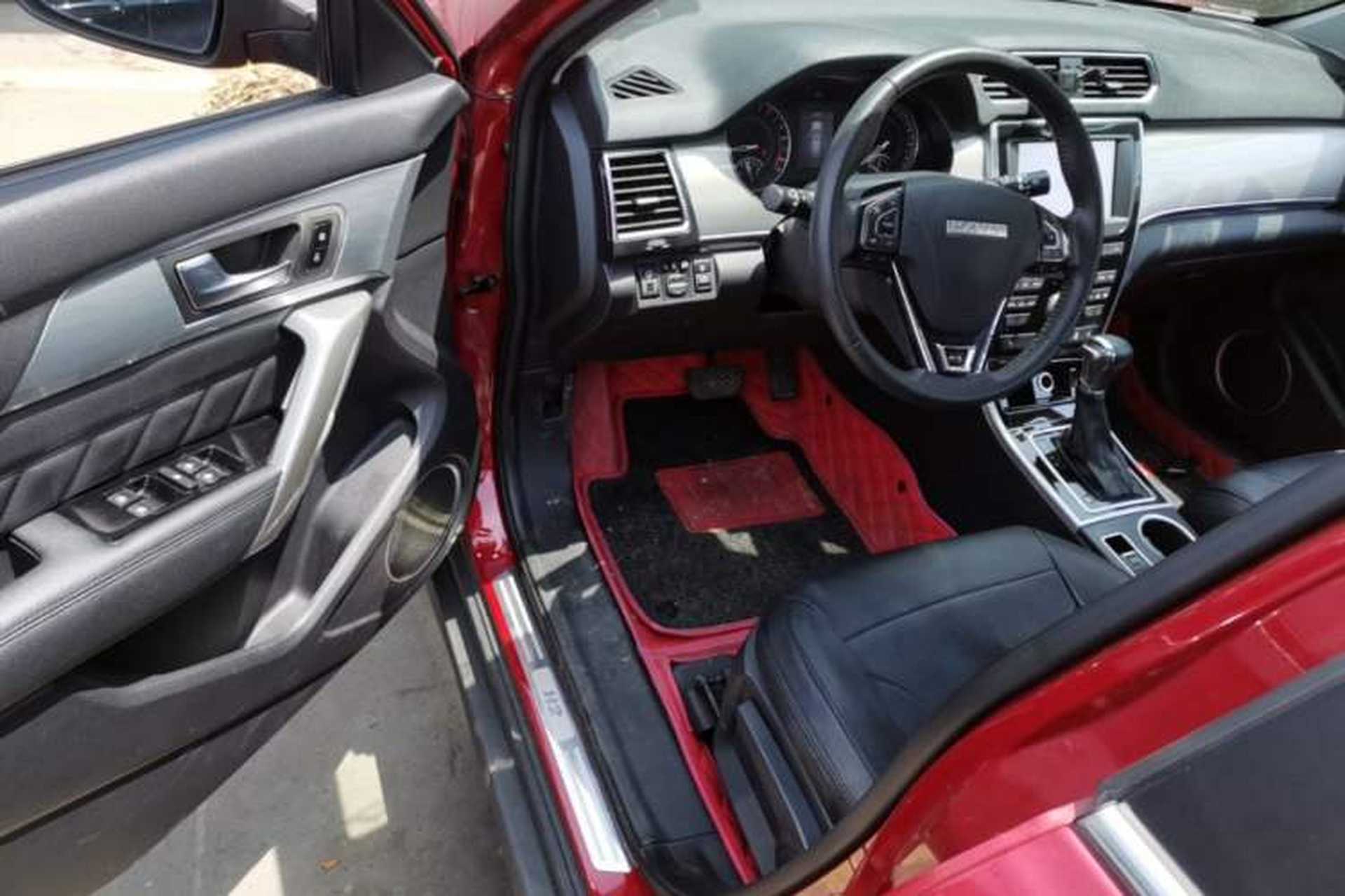 Used Haval H2 2016 Red-Label 1.5T Automatic Two-Wheel Drive Luxury Model Driver Seat