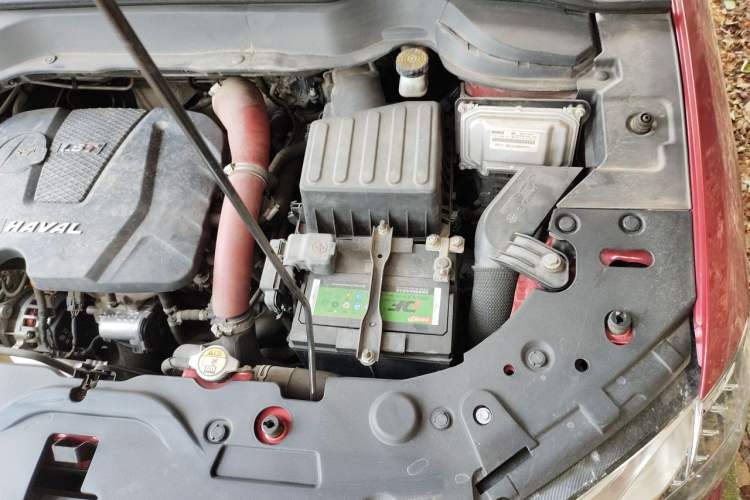 Used Haval H2 2016 Red-Label 1.5T Automatic Two-Wheel Drive Luxury Model Engine Bay Left