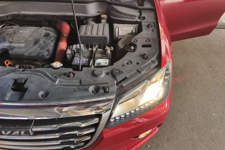 Used Haval H2 2016 Red-Label 1.5T Automatic Two-Wheel Drive Luxury Model Engine Bay Left