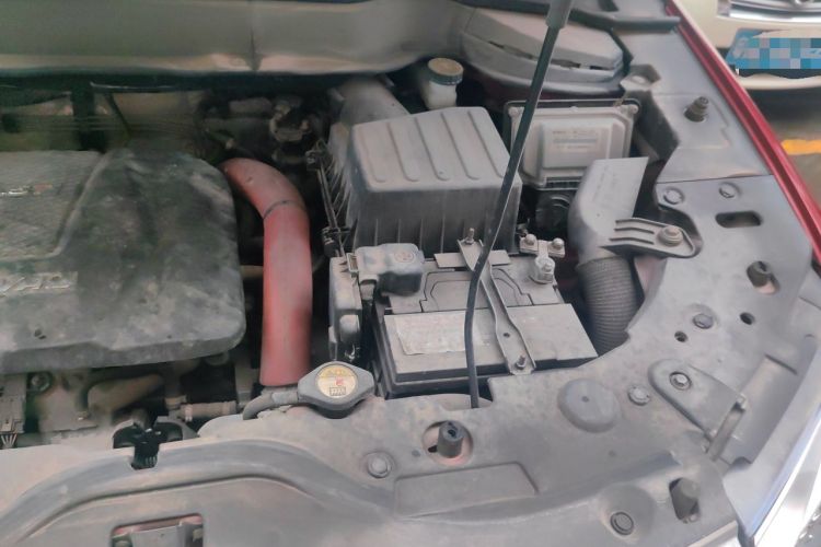 Used Haval H2 2016 Red-Label 1.5T Manual Two-Wheel Drive Luxury Model Engine Bay Left