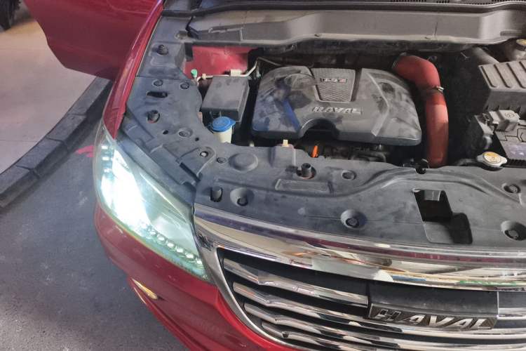 Used Haval H2 2016 Red-Label 1.5T Automatic Two-Wheel Drive Luxury Model Engine Bay Right