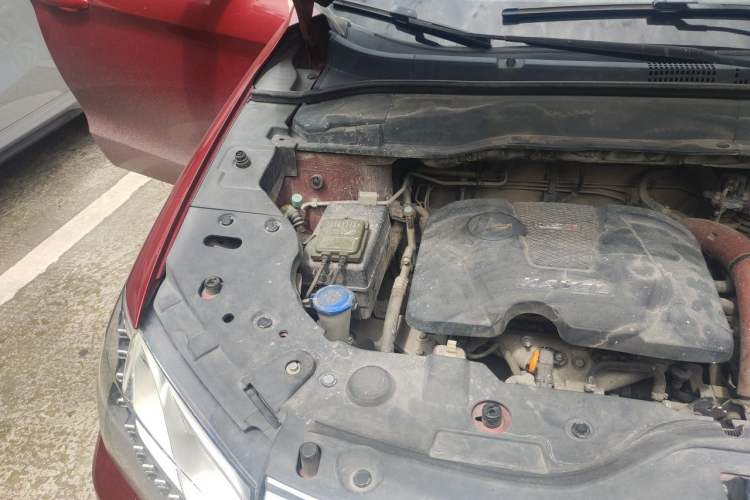 Used Haval H2 2016 Red Label 1.5T Manual Two-Wheel Drive Prestige Model Engine Bay Right