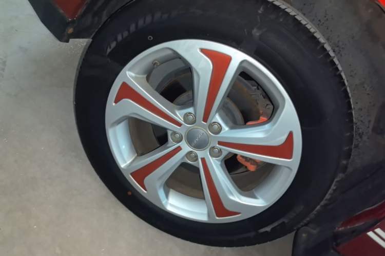 Used Haval H2 2016 Red Label 1.5T Automatic Two-Wheel Drive Prestige Model Exterior 5