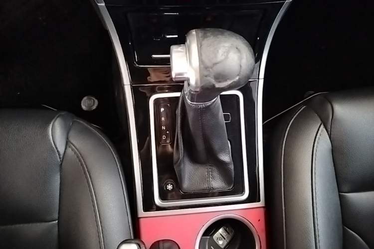 Used Haval H2 2016 Red Label 1.5T Automatic Two-Wheel Drive Elite Model Gear Lever