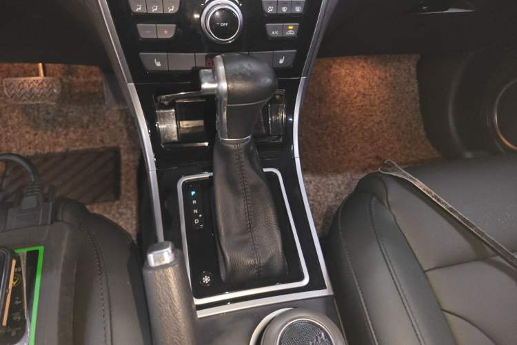 Used Haval H2 2016 Red Label 1.5T Automatic Two-Wheel Drive Elite Model Gear Lever