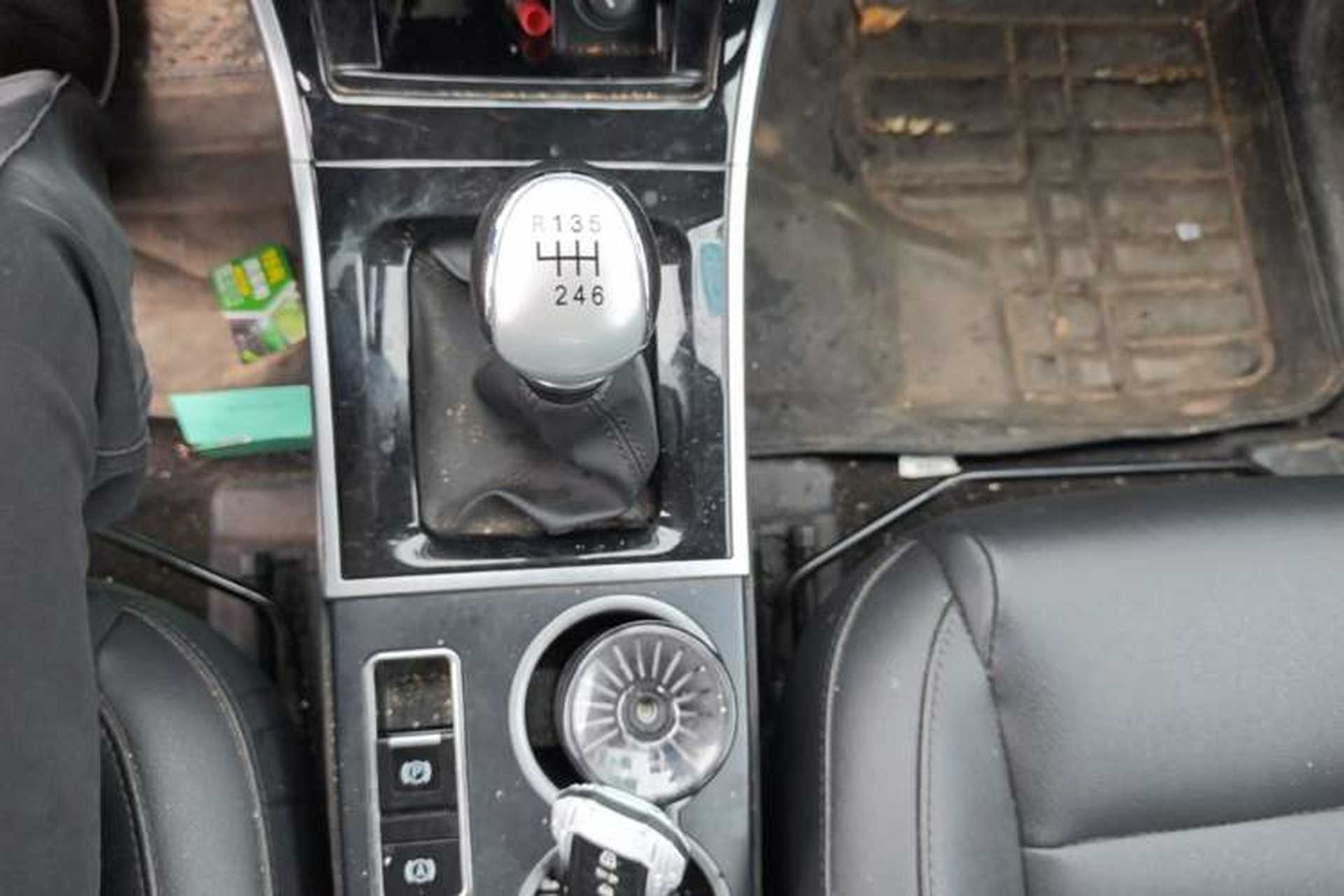 Used Haval H2 2016 Red-Label 1.5T Manual Two-Wheel Drive Luxury Model Gear Lever