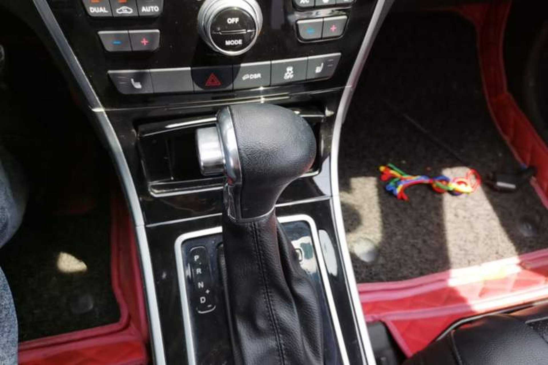 Used Haval H2 2016 Red-Label 1.5T Automatic Two-Wheel Drive Luxury Model Gear Lever