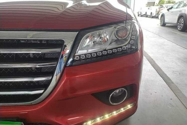 Used Haval H2 2016 Red-Label 1.5T Automatic Two-Wheel Drive Luxury Model Left Front Headlight