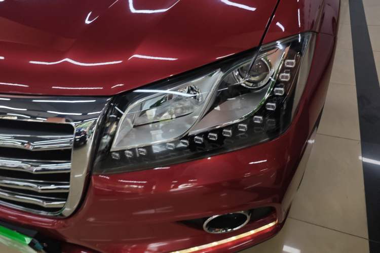 Used Haval H2 2016 Red Label 1.5T Automatic Two-Wheel Drive Elite Model Left Front Headlight