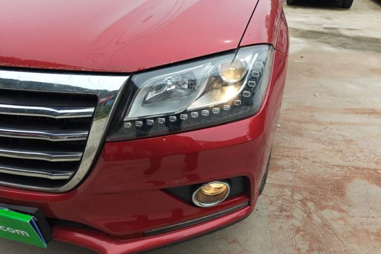 Used Haval H2 2016 Red-Label 1.5T Manual Two-Wheel Drive Luxury Model Left Front Headlight
