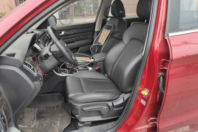 Used Haval H2 2016 Red-Label 1.5T Manual Two-Wheel Drive Luxury Model Left Front Seat