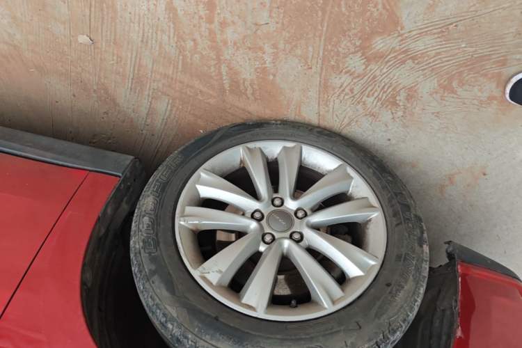 Used Haval H2 2016 Red-Label 1.5T Manual Two-Wheel Drive Luxury Model Left Front Wheel Hub