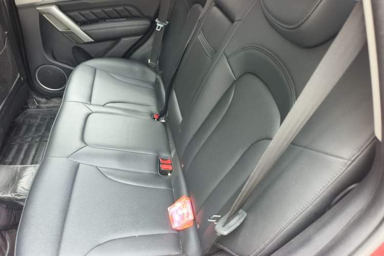 Used Haval H2 2016 Red Label 1.5T Manual Two-Wheel Drive Elite Model Left Rear Seat
