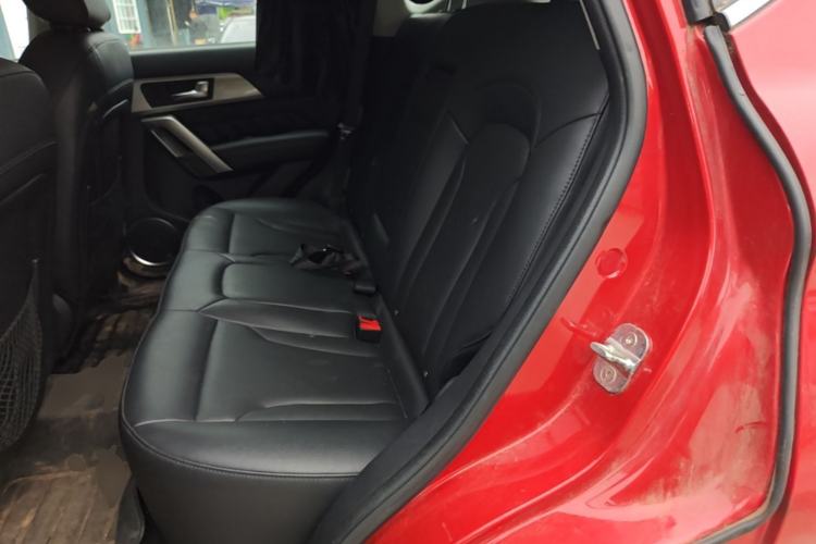 Used Haval H2 2016 Red-Label 1.5T Manual Two-Wheel Drive Luxury Model Left Rear Seat