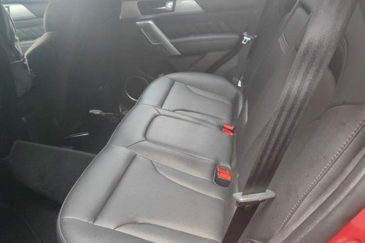 Used Haval H2 2016 Red-Label 1.5T Manual Two-Wheel Drive Luxury Model Left Rear Seat