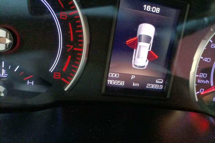 Used Haval H2 2016 Red Label 1.5T Automatic Two-Wheel Drive Elite Model Odometer Close Up