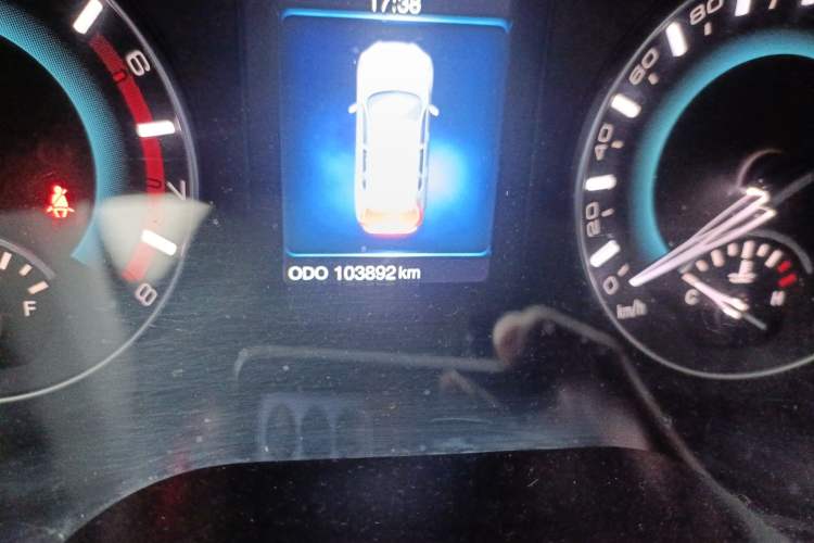 Used Haval H2 2016 Red-Label 1.5T Manual Two-Wheel Drive Luxury Model Odometer Close Up
