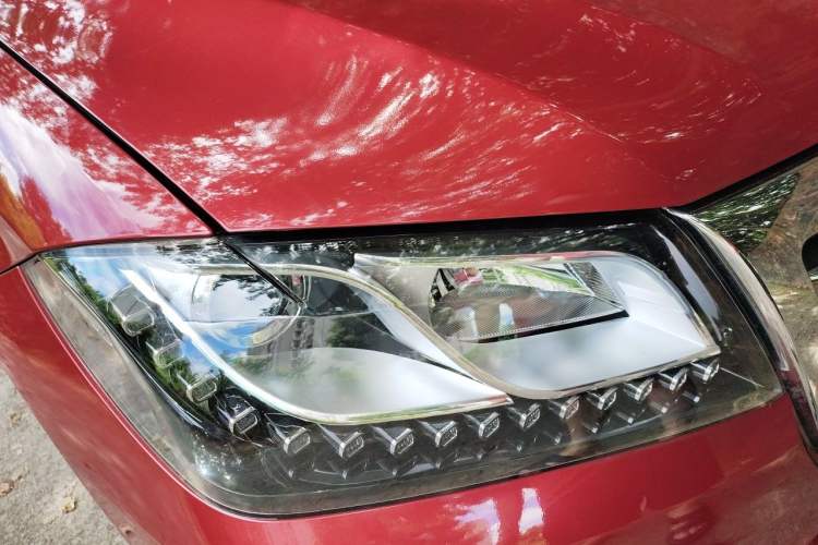 Used Haval H2 2016 Red-Label 1.5T Automatic Two-Wheel Drive Luxury Model Right Front Headlight