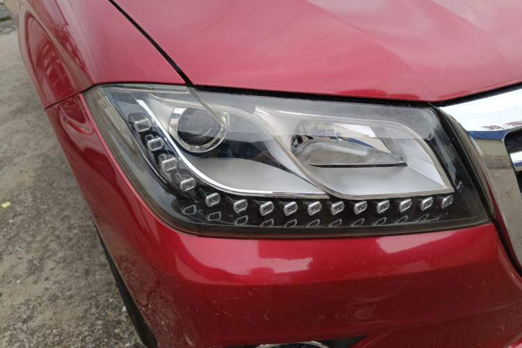 Used Haval H2 2016 Red Label 1.5T Automatic Two-Wheel Drive Elite Model Right Front Headlight