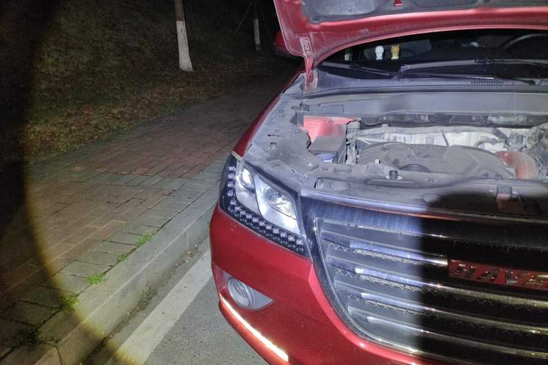 Used Haval H2 2016 Red Label 1.5T Manual Two-Wheel Drive Elite Model Right Front Headlight