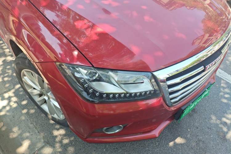 Used Haval H2 2016 Red Label 1.5T Automatic Two-Wheel Drive Elite Model Right Front Headlight