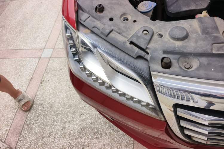 Used Haval H2 2016 Red Label 1.5T Manual Two-Wheel Drive Elite Model Right Front Headlight