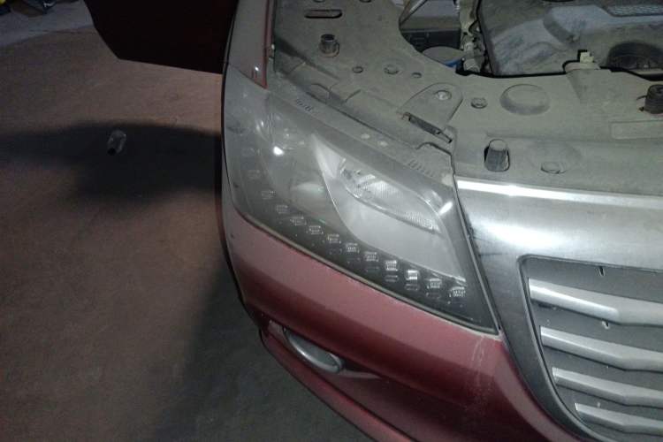 Used Haval H2 2016 Red Label 1.5T Manual Two-Wheel Drive Elite Model Right Front Headlight