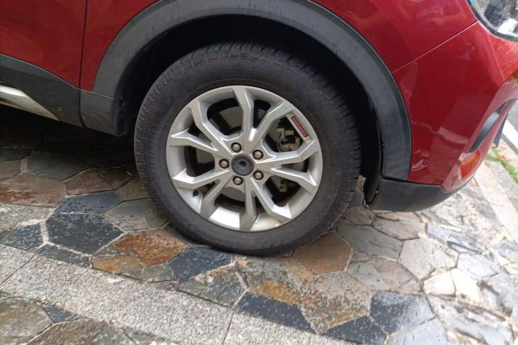 Used Haval H2 2016 Red Label 1.5T Automatic Two-Wheel Drive Elite Model Right Front Wheel Hub