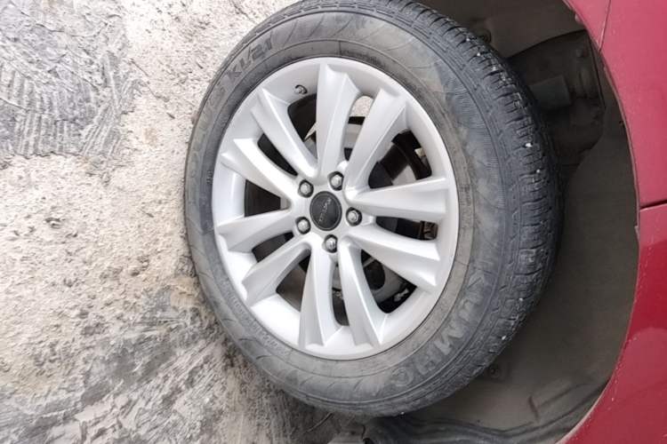 Used Haval H2 2016 Red Label 1.5T Automatic Two-Wheel Drive Elite Model Right Rear Wheel Hub