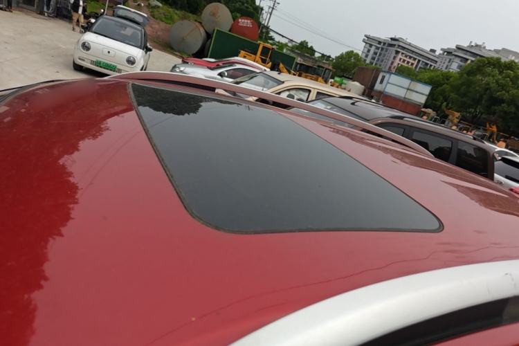 Used Haval H2 2016 Red-Label 1.5T Manual Two-Wheel Drive Luxury Model Roof