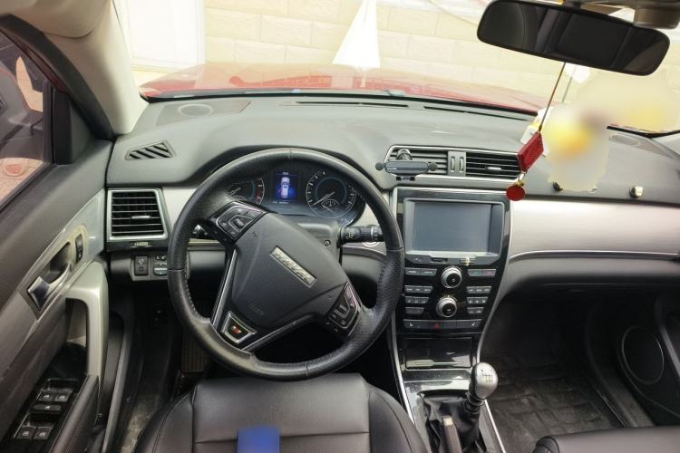 Used Haval H2 2016 Red Label 1.5T Manual Two-Wheel Drive Elite Model Steering Wheel