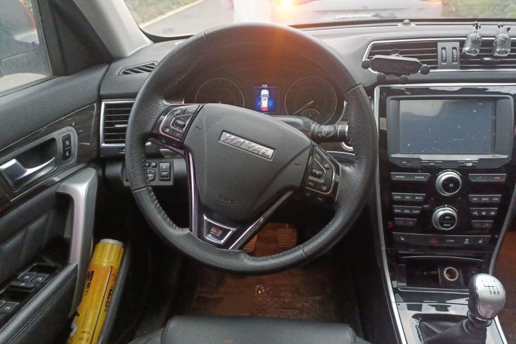 Used Haval H2 2016 Red-Label 1.5T Manual Two-Wheel Drive Luxury Model Steering Wheel