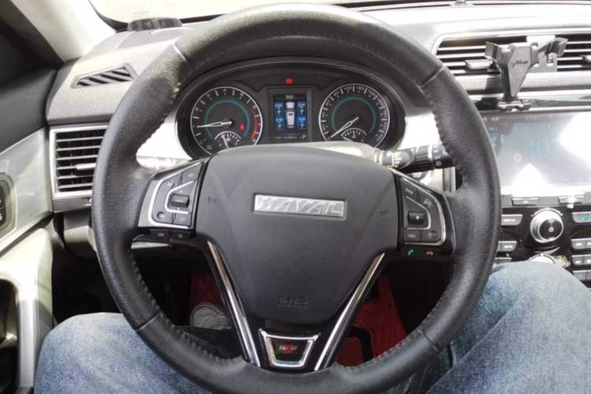 Used Haval H2 2016 Red-Label 1.5T Automatic Two-Wheel Drive Luxury Model Steering Wheel