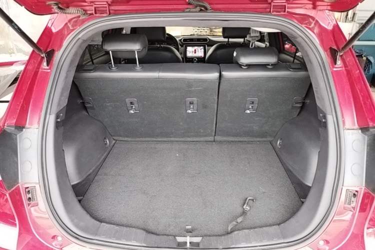Used Haval H2 2016 Red Label 1.5T Automatic Two-Wheel Drive Elite Model Trunk