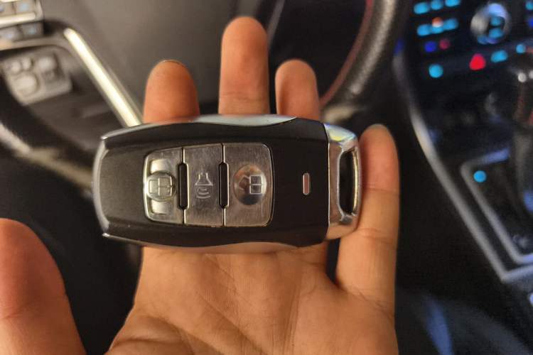 Used Haval H2 2016 Red-Label 1.5T Automatic Two-Wheel Drive Luxury Model Vehicle Key