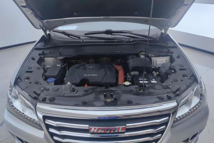 Used Haval H2 2016 Red Label 1.5T Manual Two-Wheel Drive Elite Model Engine Bay
