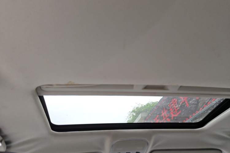 Used Haval H2 2016 Red-Label 1.5T Automatic Two-Wheel Drive Luxury Model Headliner