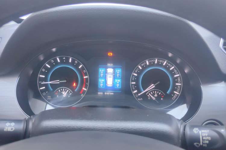 Used Haval H2 2016 Red Label 1.5T Manual Two-Wheel Drive Elite Model Instrument Cluster