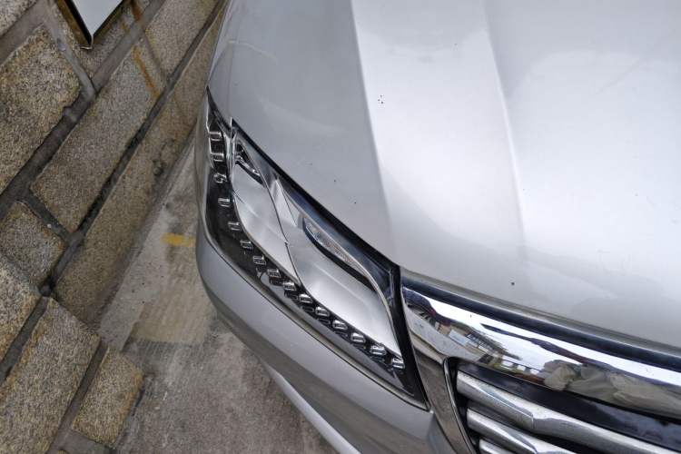 Used Haval H2 2016 Red-Label 1.5T Automatic Two-Wheel Drive Luxury Model Right Front Headlight