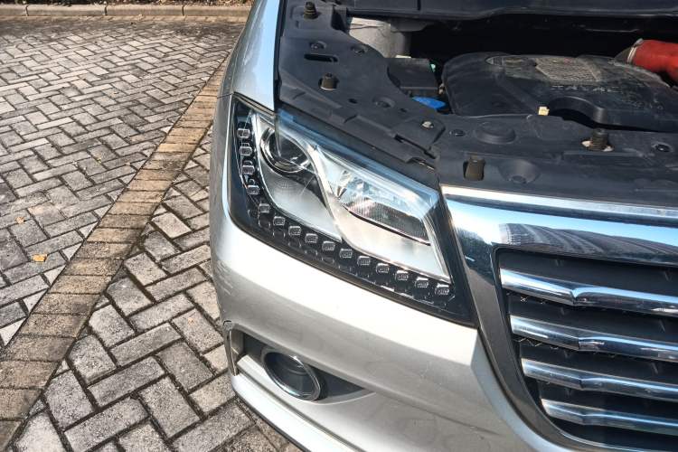 Used Haval H2 2016 Red Label 1.5T Automatic Two-Wheel Drive Elite Model Right Front Headlight