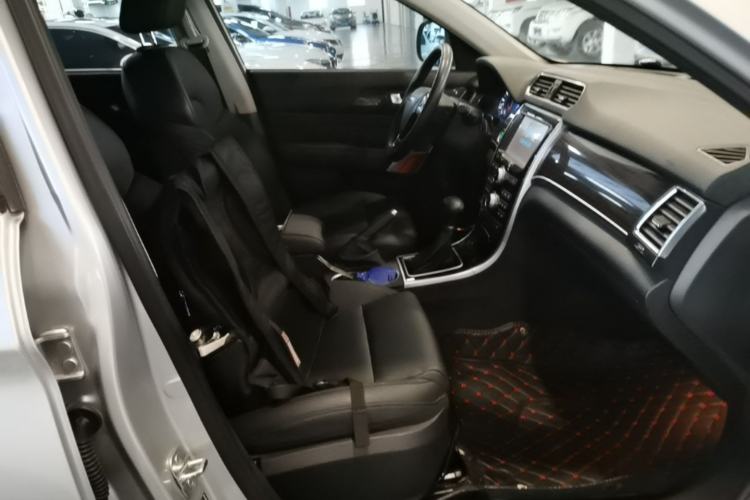 Used Haval H2 2016 Red Label 1.5T Automatic Two-Wheel Drive Elite Model Right Front Seat