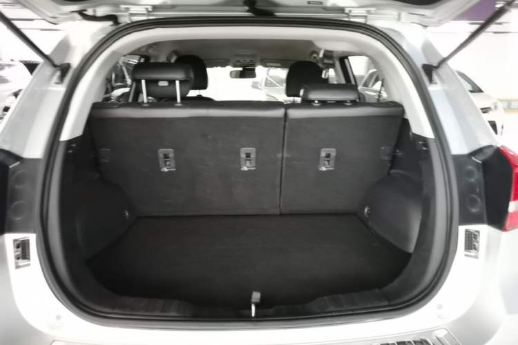 Used Haval H2 2016 Red Label 1.5T Automatic Two-Wheel Drive Elite Model Trunk