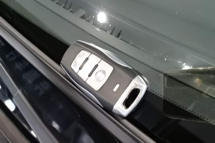 Used Haval H2 2016 Red Label 1.5T Automatic Two-Wheel Drive Elite Model Vehicle Key