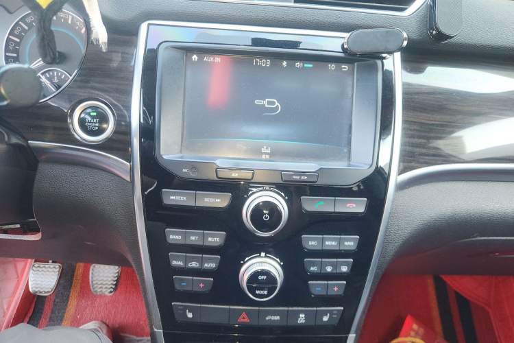Used Haval H2 2016 Red-Label 1.5T Manual Two-Wheel Drive Luxury Model Audio And AC Panel